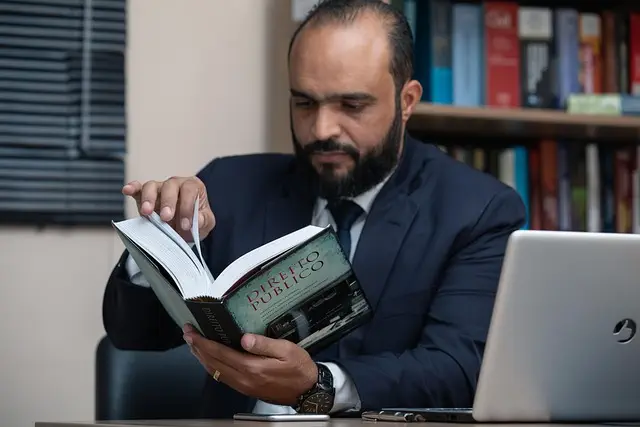 lawyer-attorney-law-judge-640x480-66884863.jpeg