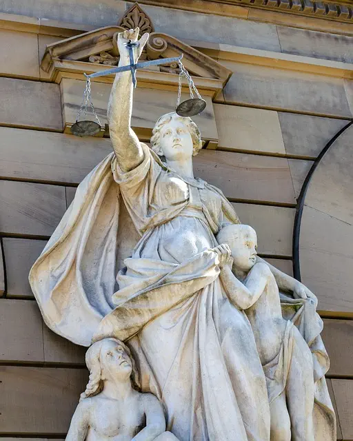 lawyer-attorney-law-judge-640x480-25525021.jpeg