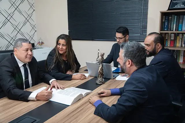 lawyer-attorney-law-judge-640x480-41285707.jpeg