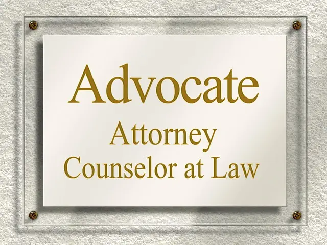 lawyer-attorney-law-judge-640x480-19872406.jpeg